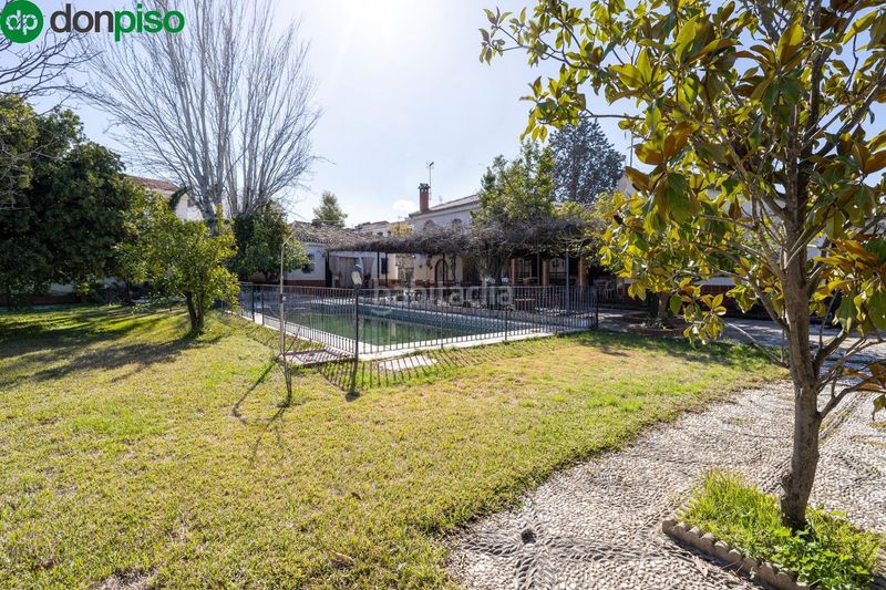 Foto dd470f8a-130b-43f8-84e7-14a8b41d22ef. Xalet amb aparcament piscina a Ogíjares
