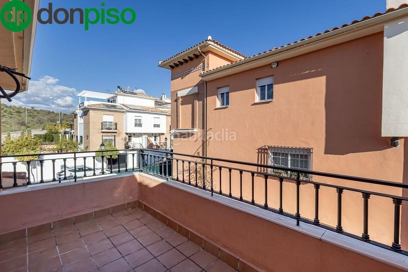 Foto bdf3f485-ce04-4d9b-8e73-ede0f9f95aa5. Maison jumelée avec chauffage parking piscine dans Huétor Vega