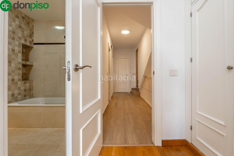 Foto 0bde46db-1f2d-4bcf-a087-365555fb9982. Casa adossada amb aparcament a Ogíjares