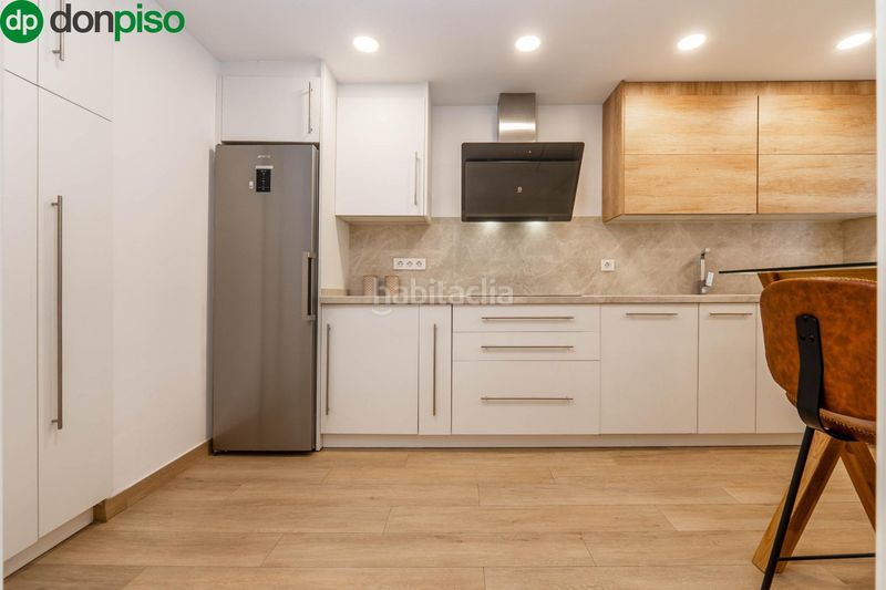 Foto 157d0c59-6ae9-4106-88ec-0bcb3cd01e63. Casa adossada amb aparcament a Ogíjares