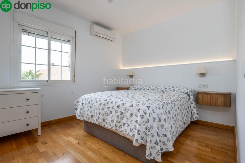 Foto 5cba504f-e02a-4e65-84ad-c021917b24ed. Casa adossada amb aparcament a Ogíjares