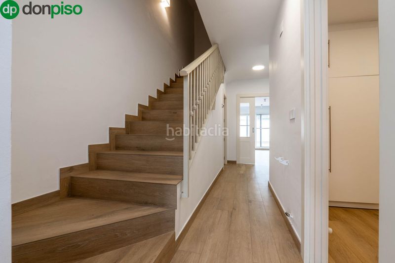 Foto 72f4583b-015c-4c64-9a4a-b50d01e93383. Casa adossada amb aparcament a Ogíjares