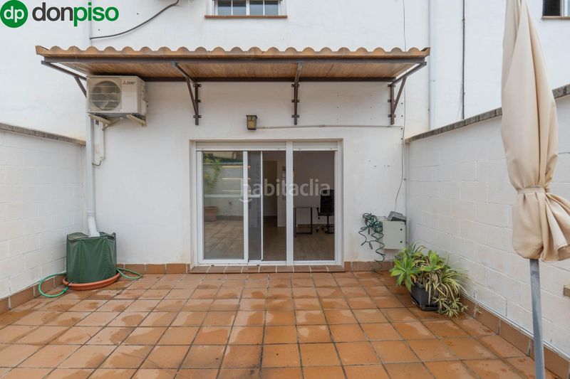 Foto 7d0d058c-05a8-410f-ad59-a53c83053f1f. Casa adossada amb aparcament a Ogíjares