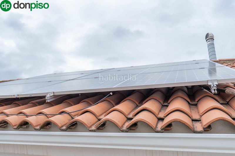 Foto caa6937a-ae31-4f65-bcba-9b5d03446439. Casa adossada amb aparcament a Ogíjares