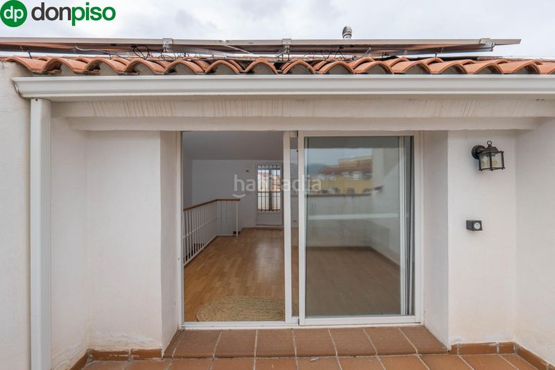 Foto cd9c2c88-b9a0-4080-9d16-5100cfa5bdaa. Casa adossada amb aparcament a Ogíjares