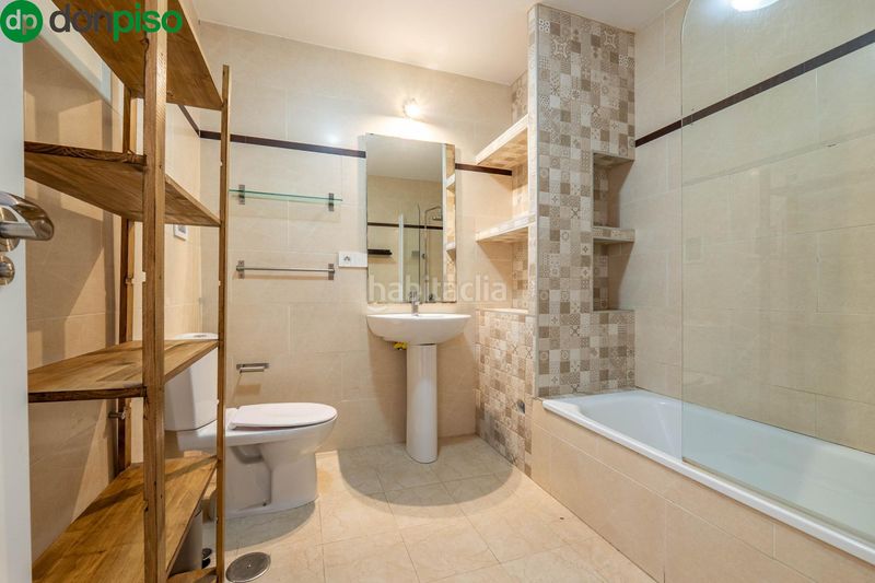 Foto dc212d7b-9b2e-4d74-bb01-12693847e745. Casa adossada amb aparcament a Ogíjares