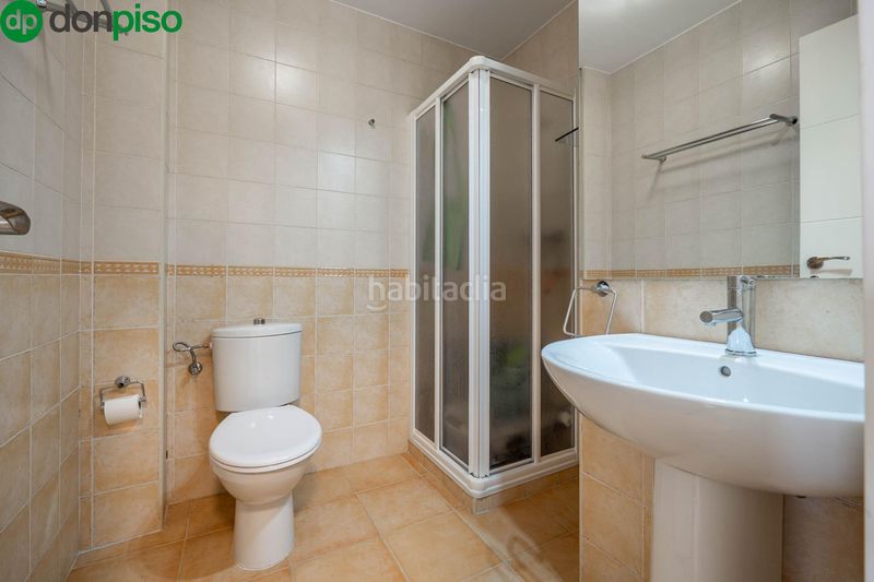 Foto fe765248-076c-4235-9506-f99b24d26c23. Casa adossada amb aparcament a Ogíjares