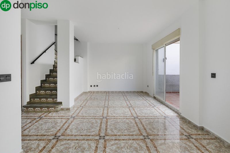 Foto e27fa1f2-23cf-4f82-a500-30ee5648a1c0. Dúplex amb aparcament a Ogíjares