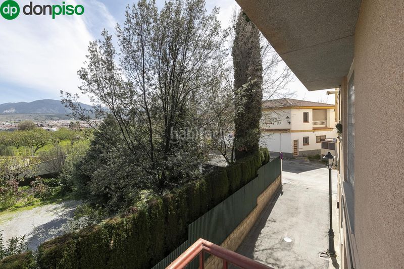 Foto f424e0ff-8cee-43a2-b5bd-2da2dfe1b6f6. Dúplex amb aparcament a Ogíjares