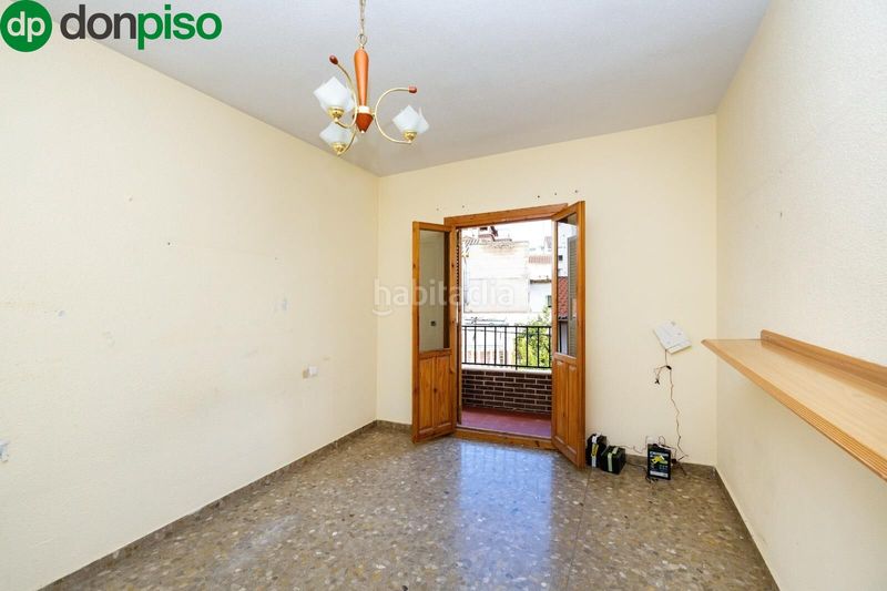 Foto 5aa5d1a6-ebff-49fb-ad0d-6bc6a7613023. Casa amb aparcament piscina a La Zubia Ciudad Zubia (La)