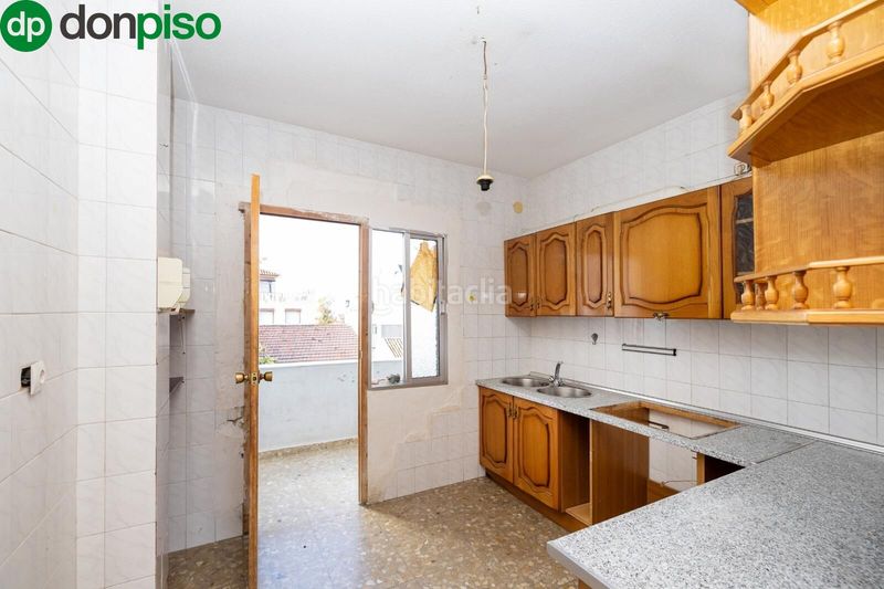 Foto a706bb69-11f4-4bde-96c1-27db31ed4459. Casa amb aparcament piscina a La Zubia Ciudad Zubia (La)