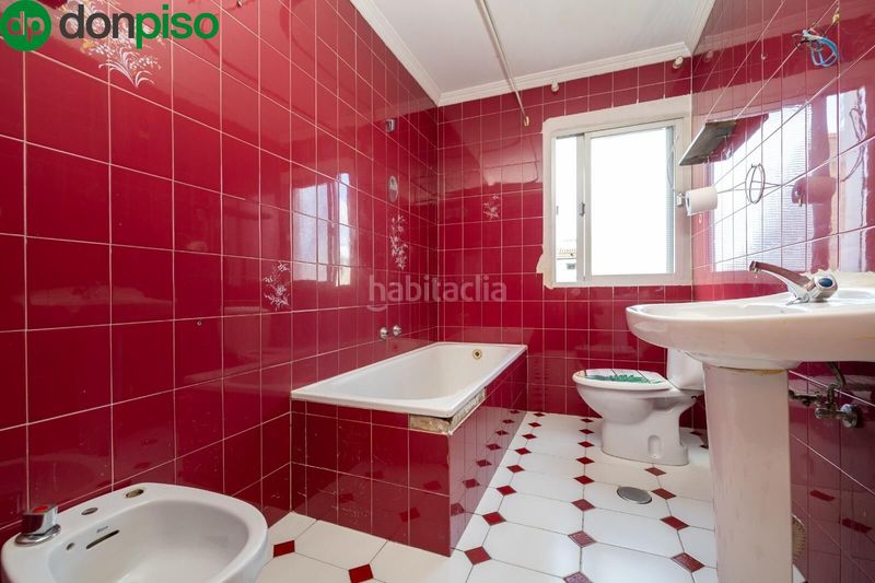 Foto e57cbf17-924d-46b9-898d-07fa4cedc104. Casa amb aparcament piscina a La Zubia Ciudad Zubia (La)