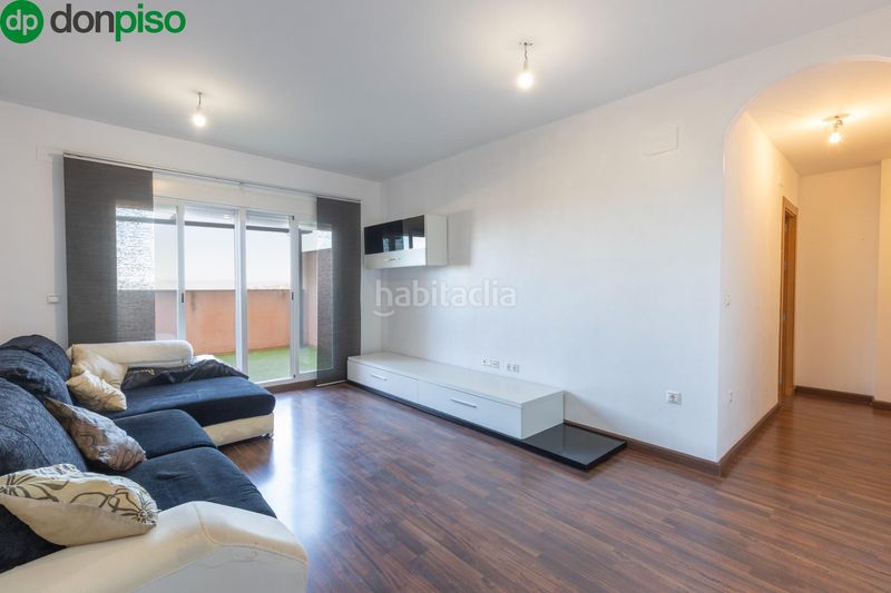 Foto 081691e0-18a9-40d4-9bd7-76cbb28a077a. Pis a calle de madrid 80 a Barrio de la Vega Monachil