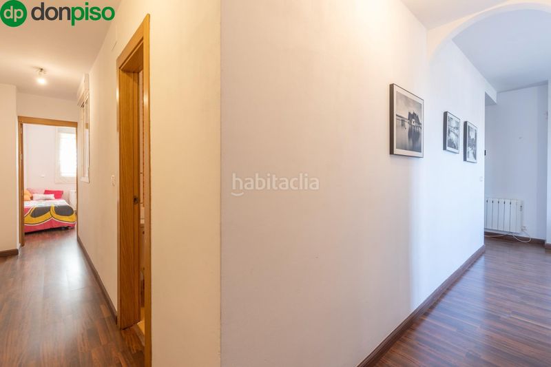 Foto 0f252af5-de13-45d3-8d47-c40d2e9a2769. Pis a calle de madrid 80 a Barrio de la Vega Monachil