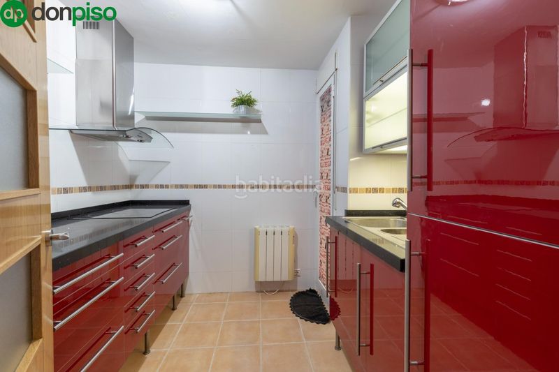 Foto af2de967-572d-43c0-8450-1f26c9523cca. Pis a calle de madrid 80 a Barrio de la Vega Monachil