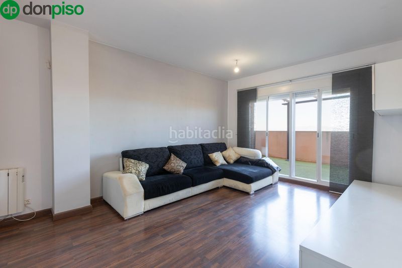 Foto b45674dd-4acb-4404-9949-82e7b68fe42c. Pis a calle de madrid 80 a Barrio de la Vega Monachil