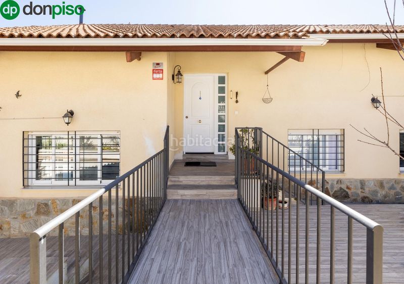 Foto bf59d86e-d885-4afe-b2d3-62722a4f5ae8. Casa amb aparcament a Nívar
