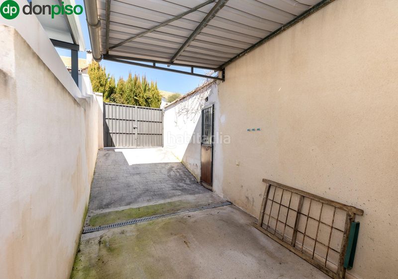 Foto fbeec41b-89cd-4d7b-a11d-b4ab1361df8f. Casa amb aparcament a Nívar