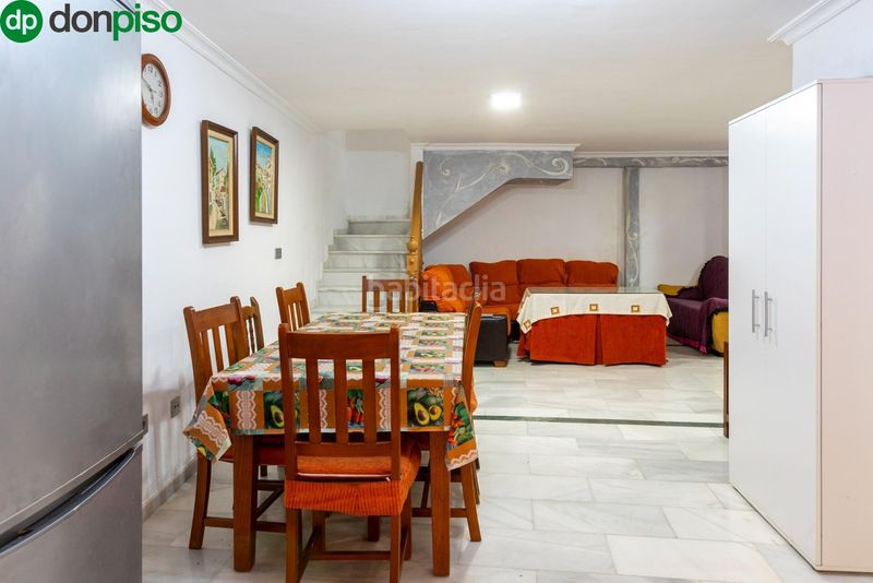 Foto 3aeeb02d-7b0d-4a53-946b-10ae214ee37c. Casa a Almuñecar centro Almuñécar