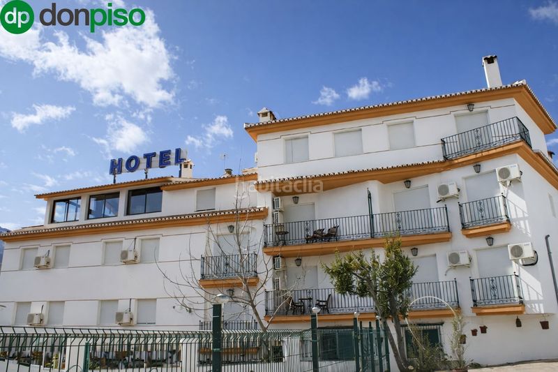Foto 061fcf6f-1da1-48fe-b32a-be992d0ab7da. Edificio in Güéjar Sierra