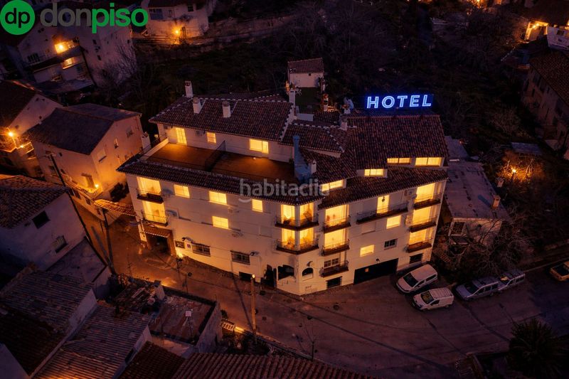 Foto 2124e3b0-1384-42ab-bfb6-fa88c694ef4c. Edificio in Güéjar Sierra