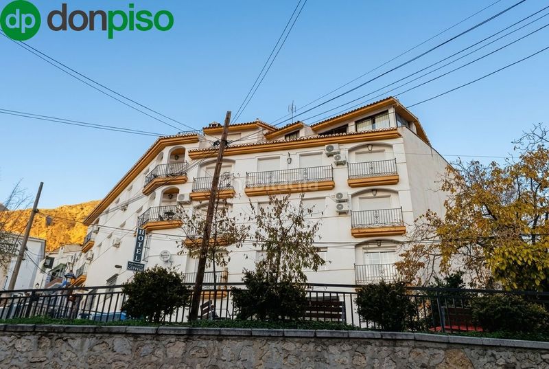 Foto 9e1a8cdd-b87b-492f-923c-13081f449604. Edificio in Güéjar Sierra