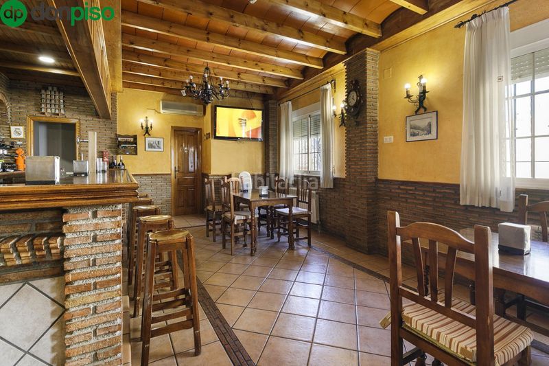 Foto a38377d5-27e5-48ad-baa9-4f1093fcbd39. Edificio in Güéjar Sierra