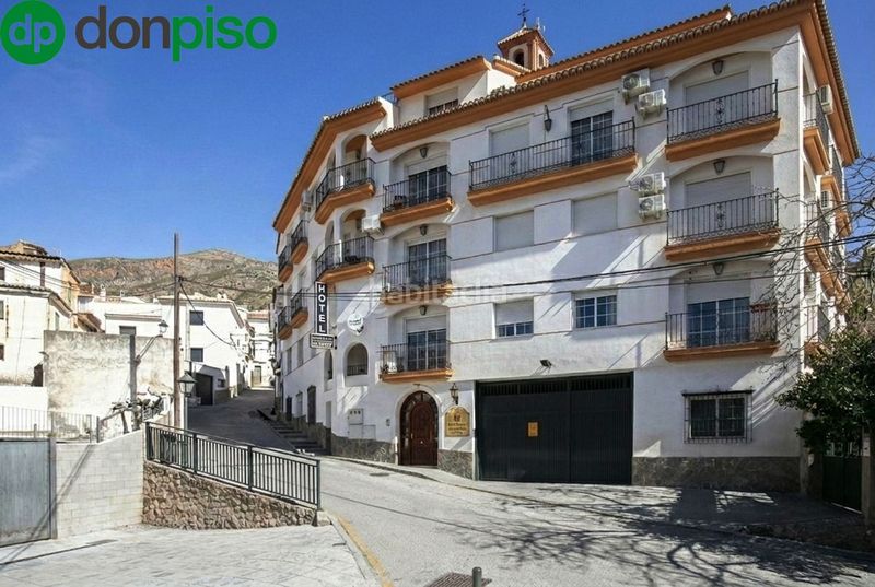 Foto e6771ca3-b128-44af-a880-99935c80a89d. Edificio in Güéjar Sierra