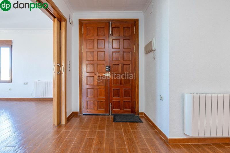 Foto c42f021f-57b1-4e07-b72d-7de54bc8cbe0. Casa amb calefacció aparcament a Peligros