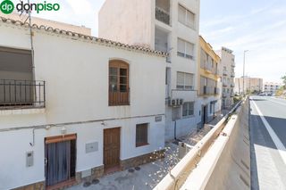 Casa a schiera  Calle la mamola. Casa en la playa con infinitas posibilidades