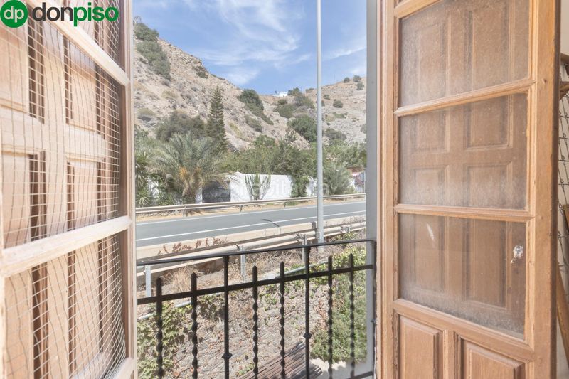 Foto d41aa5df-9302-4327-a82a-f02dee8d9b8e. Casa adossada a La Mamola Polopos
