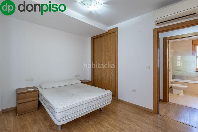 Foto b6357a73-ed65-4fc5-8d00-df2be4a07e9b. Dúplex amb calefacció a San Ildefonso Granada