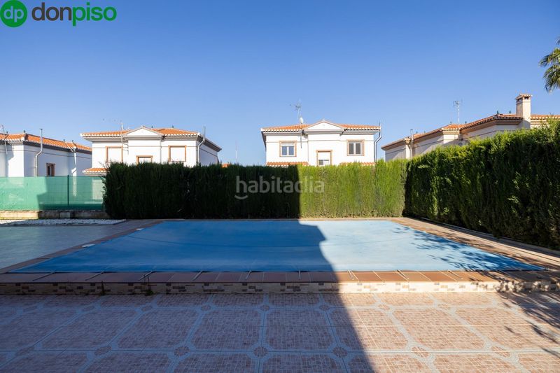 Foto 0c1249e6-9893-4c4f-9401-b5c75e01d7ed. Xalet amb calefacció aparcament piscina a Cúllar Vega