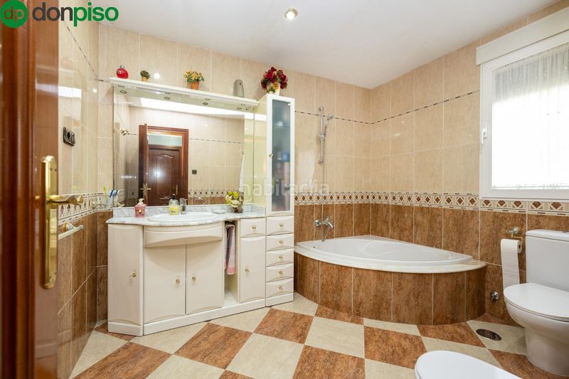 Foto bfd00512-83c2-43ff-9861-f7ad8442a5d0. Xalet amb calefacció aparcament piscina a Cúllar Vega