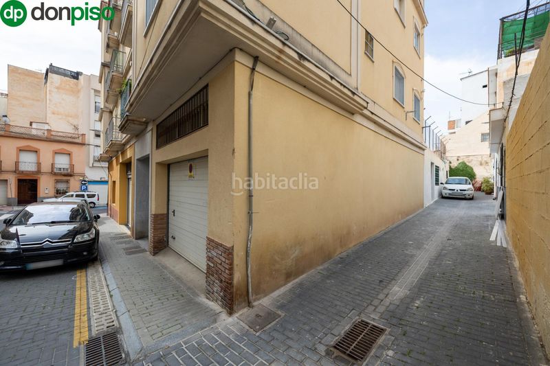 Foto 3500ba89-b7c2-436d-b161-7e2c715c444a. Edificio in Motril ciudad Motril