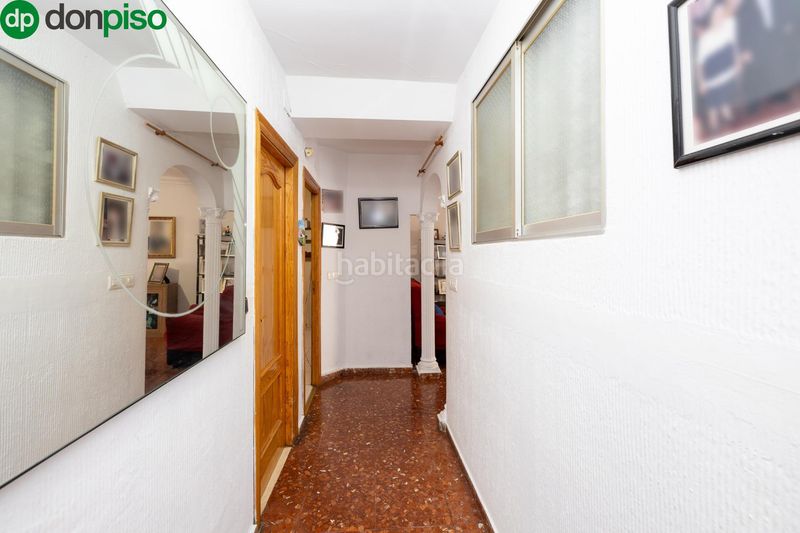 Foto 9c28ea3b-aa9c-458e-8d01-a9fcd49cb2f0. Edificio in Motril ciudad Motril