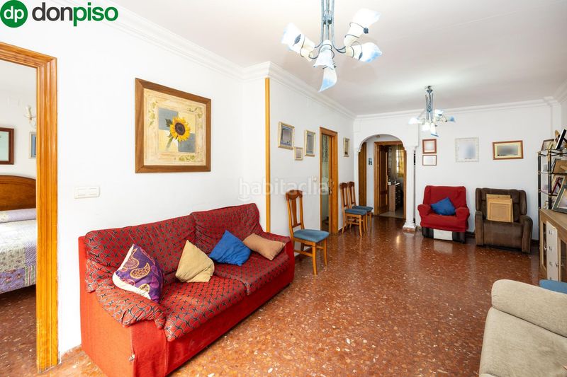 Foto aad7eb33-4c81-4b35-93f6-386ab889bbe1. Edificio in Motril ciudad Motril