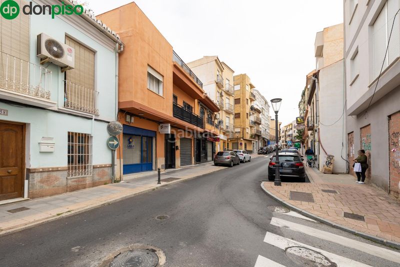 Foto b5fdcab0-ab60-45e4-a364-419b1d07841e. Edificio in Motril ciudad Motril