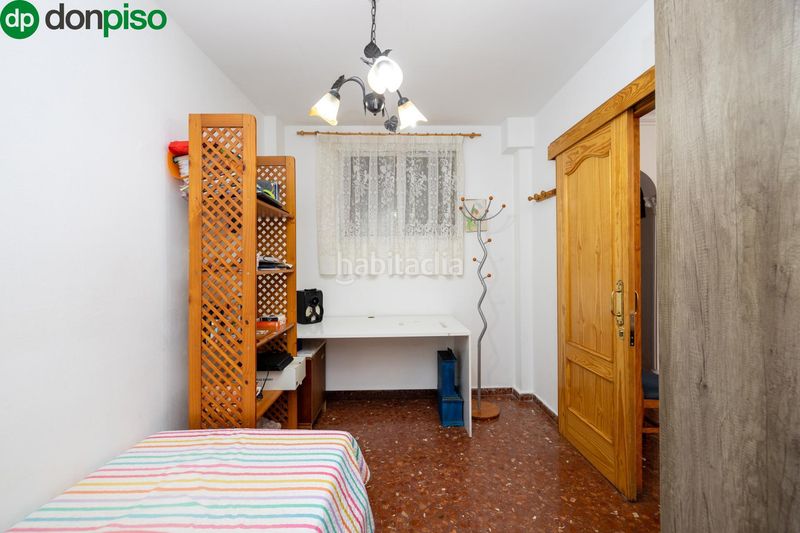 Foto c06e8792-8967-4a74-9b06-91585edba2d2. Edificio in Motril ciudad Motril