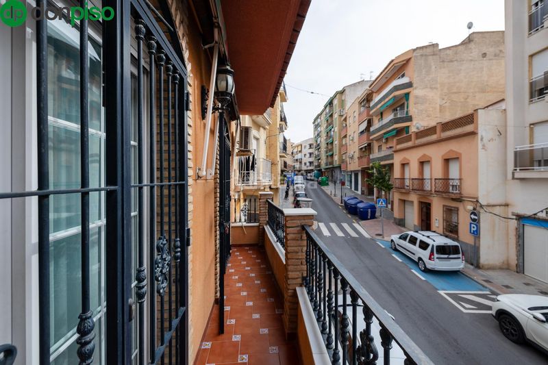 Foto c284ad84-25d5-44bb-8ab7-520930480ae4. Edificio in Motril ciudad Motril