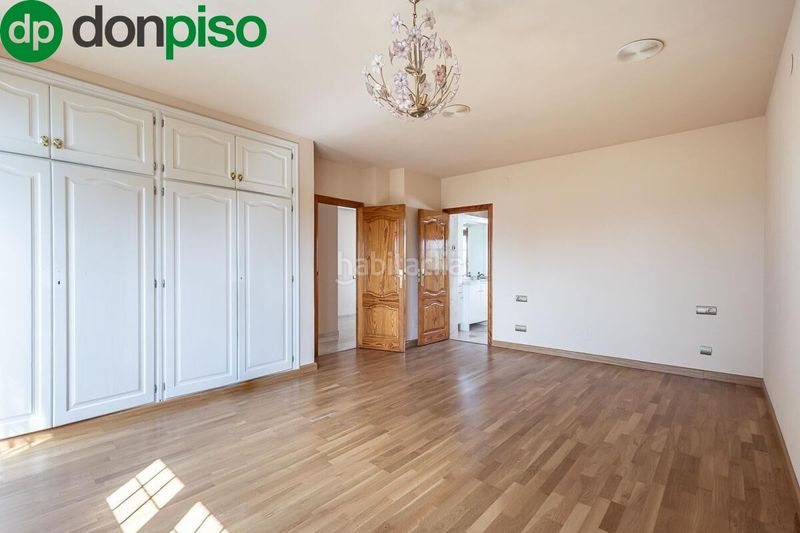 Foto f8ac82f9-d617-4e41-adac-8fd064839dd1. Casa amb aparcament piscina a Peligros