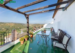 Haus  Calle cruz. Gran propiedad en moraleda de zafayona con múltiples espacios y