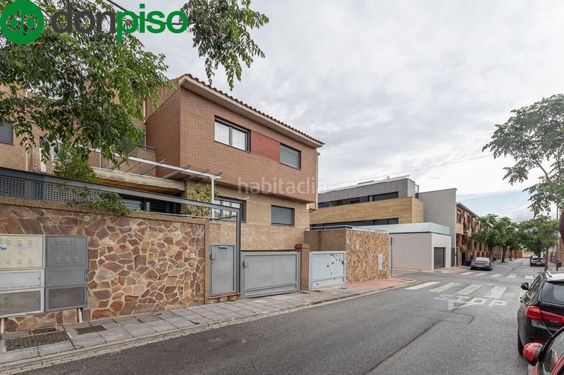 Foto 0170ecfc-3d0d-4867-8024-0097341bfc2e. Casa adossada amb calefacció aparcament a Poniente Armilla