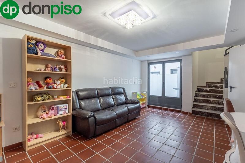 Foto 22f8b2a0-bbe8-46d5-a962-57041447e056. Casa adossada amb calefacció aparcament a Poniente Armilla
