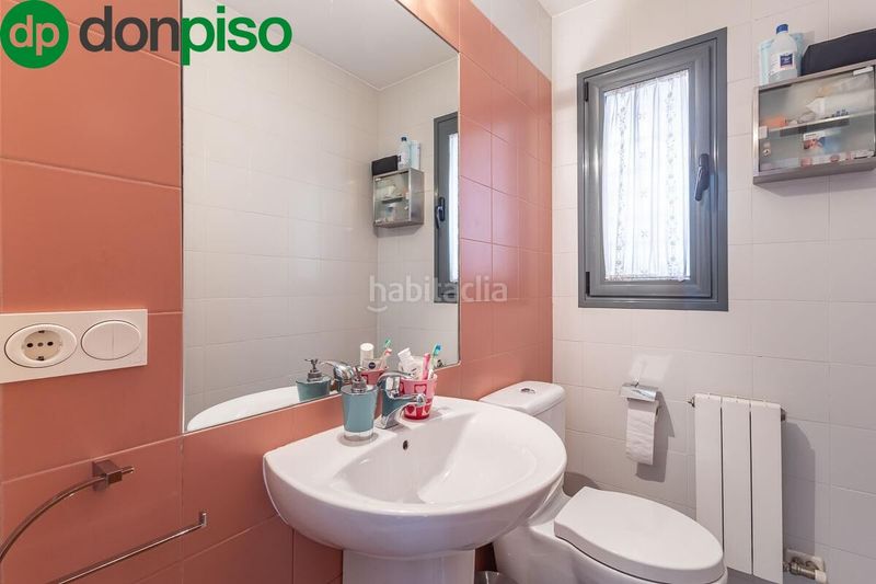 Foto 79f95f0e-9bbb-410b-84b5-2e96e423c4e1. Casa adossada amb calefacció aparcament a Poniente Armilla