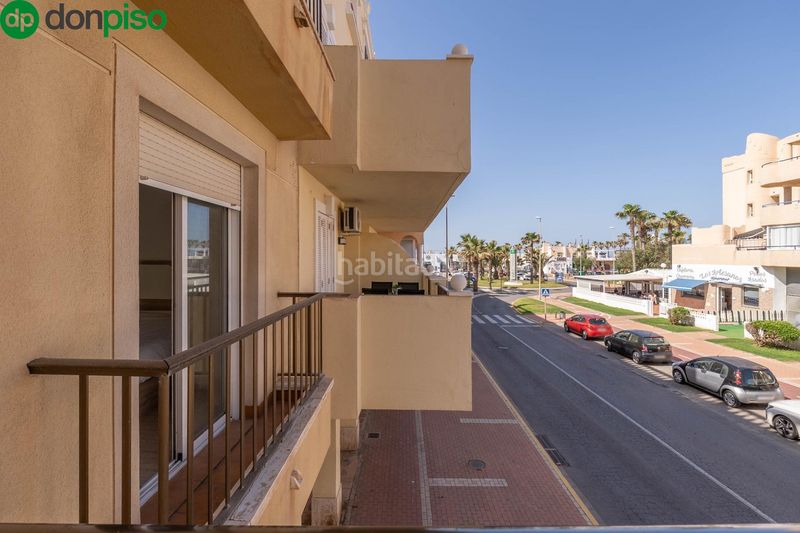 Foto 4d52a37c-dc12-40f3-9f27-e08cd5d04e10. Pis a calle calle faro 13 a Almerimar Ejido (El)
