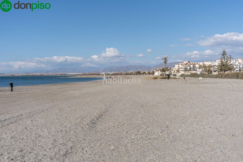 Foto 9b0c0414-4330-49a2-9755-9edc08cbd816. Pis a calle calle faro 13 a Almerimar Ejido (El)