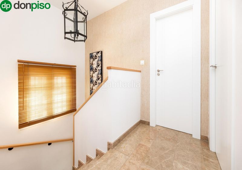 Foto 14f47f10-eea8-45b6-ba25-1ba09fe31765. Casa aparellada amb aparcament a Jun