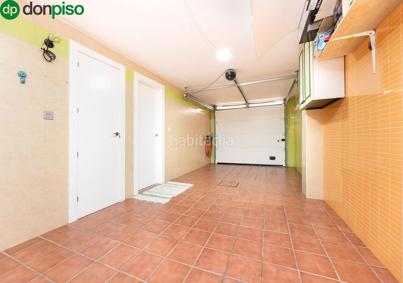 Foto 4b62e9ba-bfc6-47b9-a65e-cef3663a5971. Casa aparellada amb aparcament a Jun