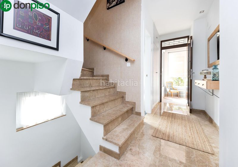 Foto 62a67c81-f83c-4ef4-86c1-a06c6d314848. Casa aparellada amb aparcament a Jun
